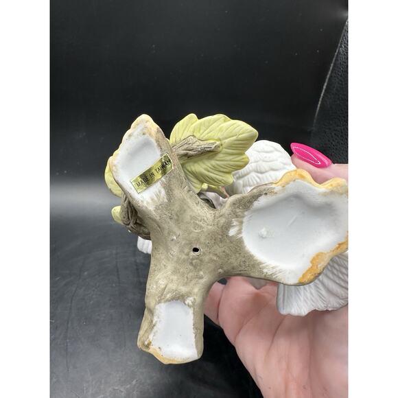 Vintage Pair of Porcelain White Doves With White Flowers Figurine Sculpture MINT - Picture 8 of 9